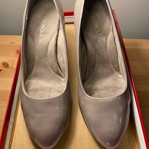 Aerosoles Tapestry Light Purple Patent Pump (8.5M)